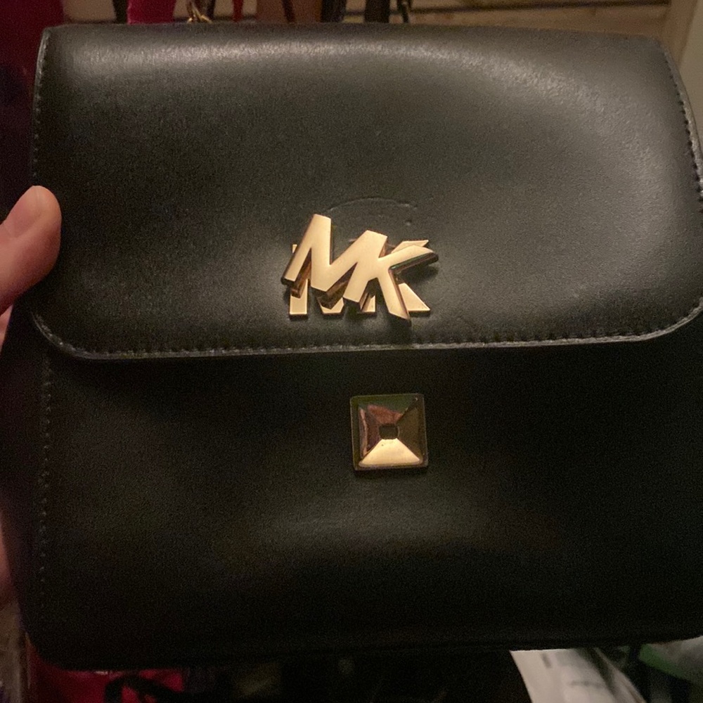 MICHAEL KORS BLACK CROSSBODY
